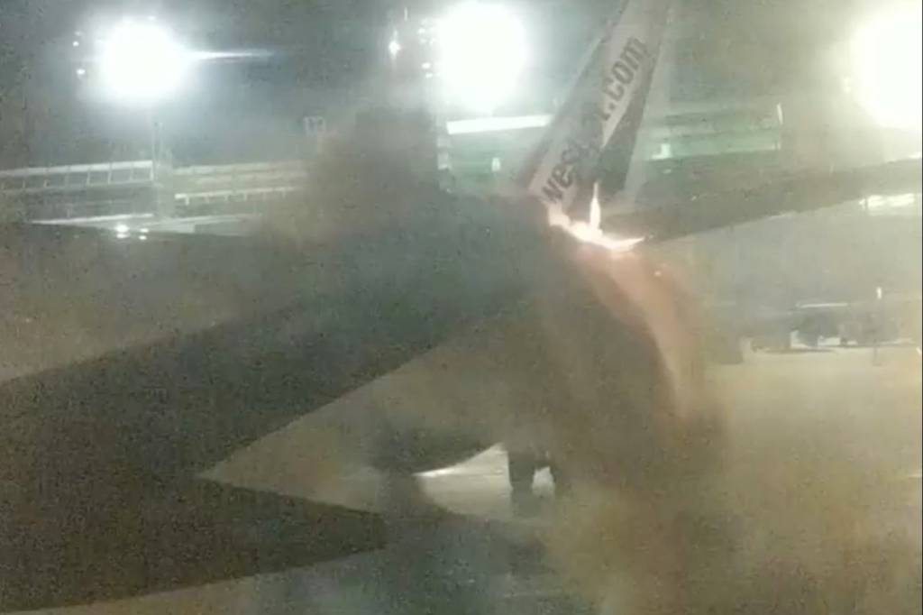 Dois aviões se chocam na pista do Aeroporto Internacional Pearson de Toronto, no Canadá - 05/01/2018