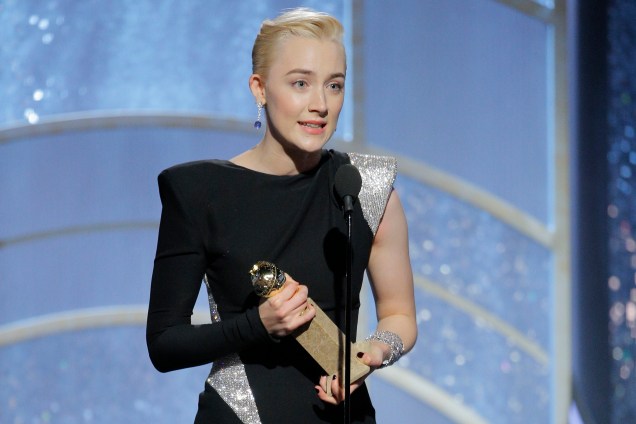 Saoirse Ronan recebe o prêmio de Melhor Atriz em um musical ou comédia pelo filme "Lady Bird: É Hora de Voar" - 07/01/2018