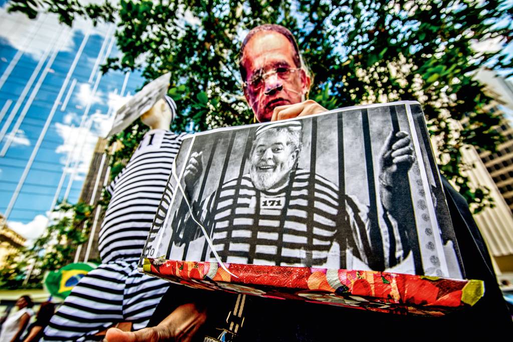 Manifestantes pedem a prisão de Lula