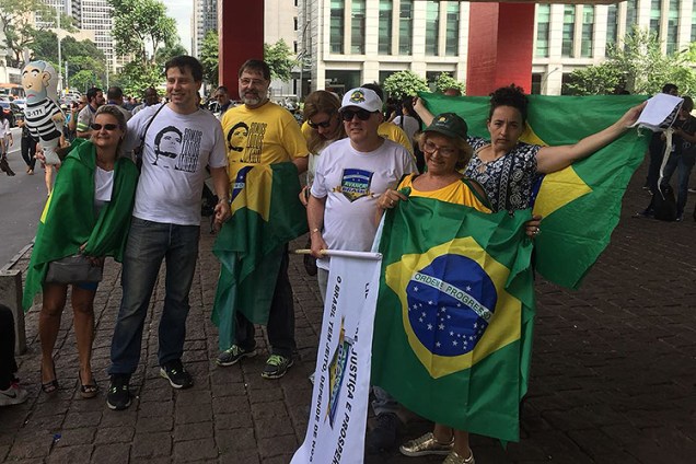 Manifestantes a favor da condenação do ex-presidente Lula fazem ato na Avenida Paulista, durante o julgamento do TRF4 nem Porto Alegre, Rio Grande do Sul - 24/01/2018