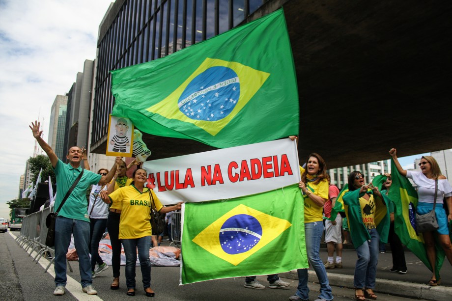 Protesto a favor do julgamento e pela prisão do ex-presidente Lula na Avenida Paulista - 24/01/2018