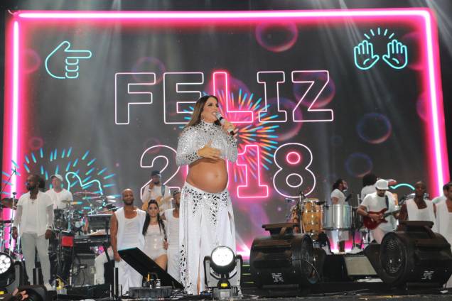 Ivete Sangalo se apresenta no show da virada do ano em Salvador