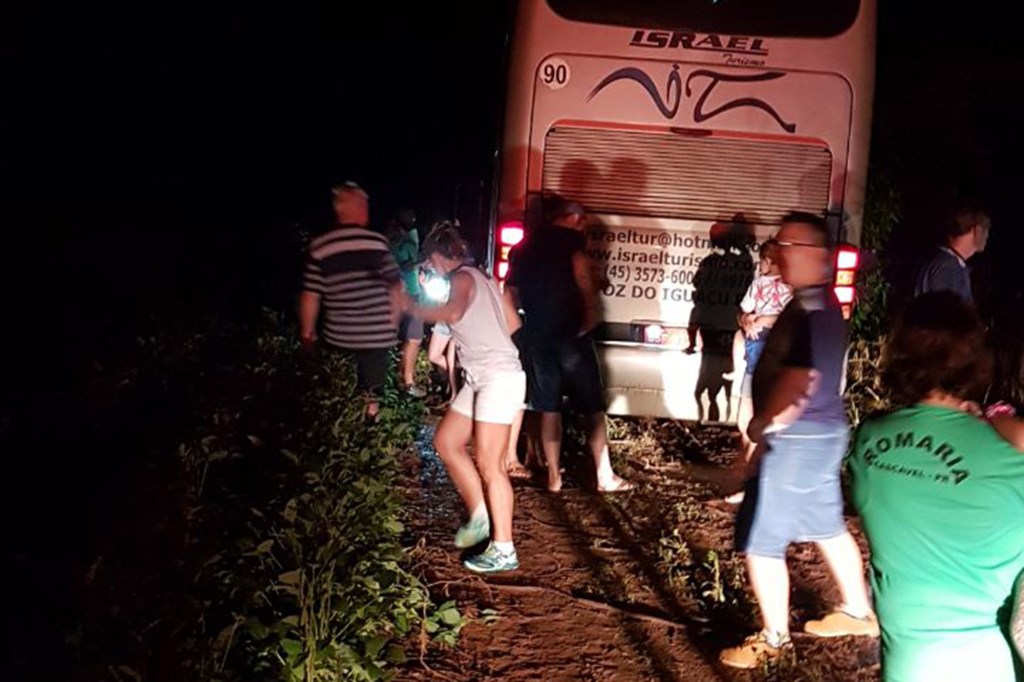 Ladrões desistem de assalto em um ônibus no Paraná