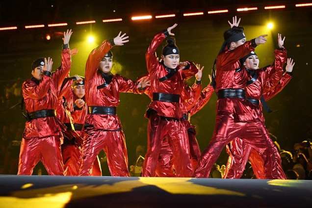 Dançarinos se apresentam na abertura da Olimpíada de Inverno em Pyeongchang, Coreia do Sul - 09/02/2018