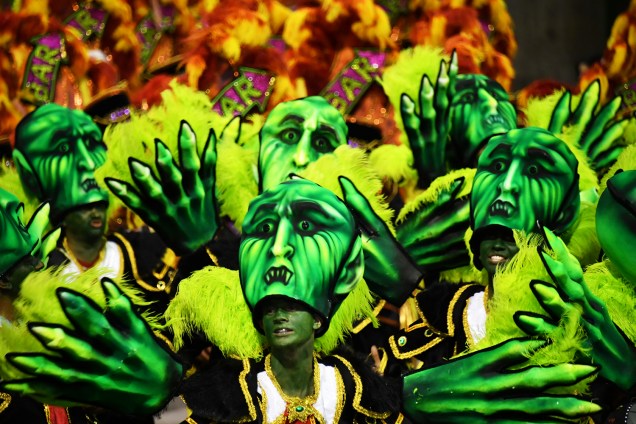 A escola de samba Independente Tricolor é a primeira a desfilar no Sambódromo do Anhembi, durante a primeira noite do Carnaval paulistano - 09/02/2018