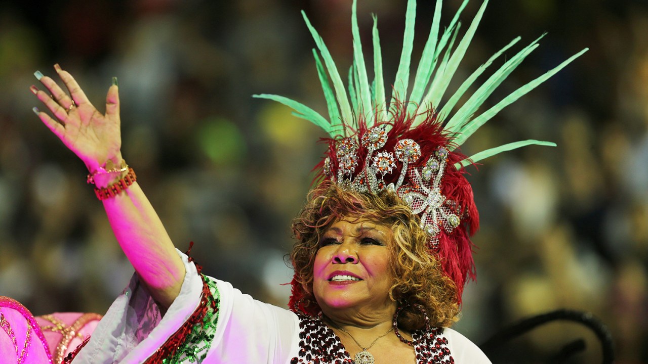A cantora Alcione é homenageada pela escola de samba Mocidade Alegre, durante a segunda noite de desfiles do Carnaval paulistano - 11/02/2018