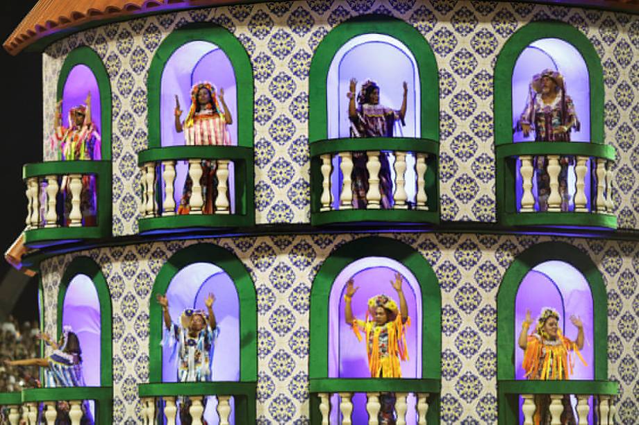 Com o enredo ' A voz marrom que não deixa o samba morrer', a escola de samba Mocidade Alegre homenageia a cantora Alcione no Sambódromo do Anhembi, durante a segunda noite de desfiles do Carnaval paulistano - 11/02/2018