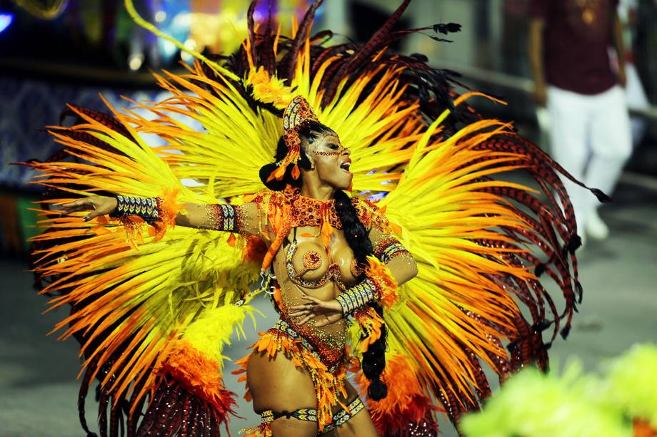 A escola de samba Mocidade Alegre realiza desfile no Sambódromo do Anhembi, em São Paulo (SP) - 11/02/2018