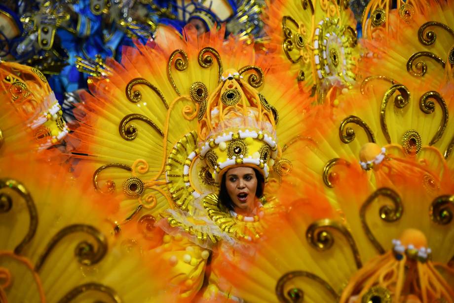 Desfile da escola de samba Unidos do Peruche, no Sambódromo do Anhembi, em São Paulo, durante a primeira noite do Carnaval paulistano - 10/02/2018