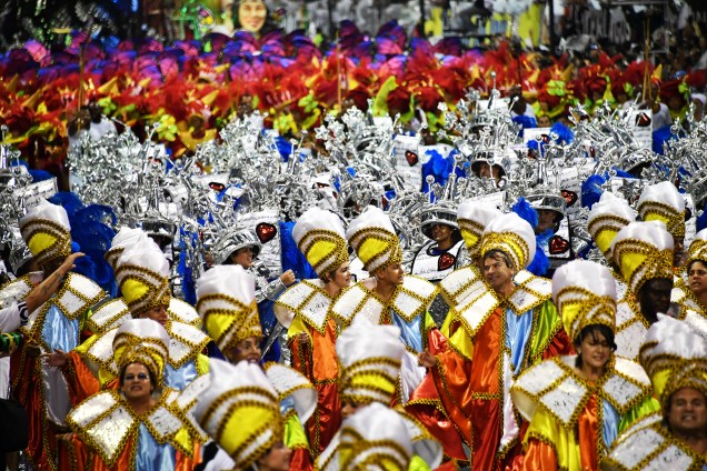 A escola de samba Vai-Vai é a quarta a desfilar no Sambódromo do Anhembi, durante a segunda noite do Carnaval paulistano - 11/02/2018