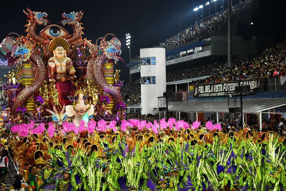 Com o enredo ' A voz do samba é a voz de Deus. Depois da tempestade, vem a bonança', a escola de samba X-9 Paulistana é a primeira a desfilar na segunda noite do Carnaval paulistano,  no Sambódromo do Anhembi - 10/02/2018