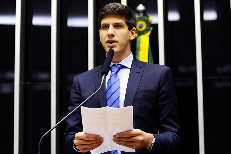 João Campos, filho do ex-governador de Pernambuco, Eduardo Campos, realiza homenagem ao seu pai na Câmara dos Deputados