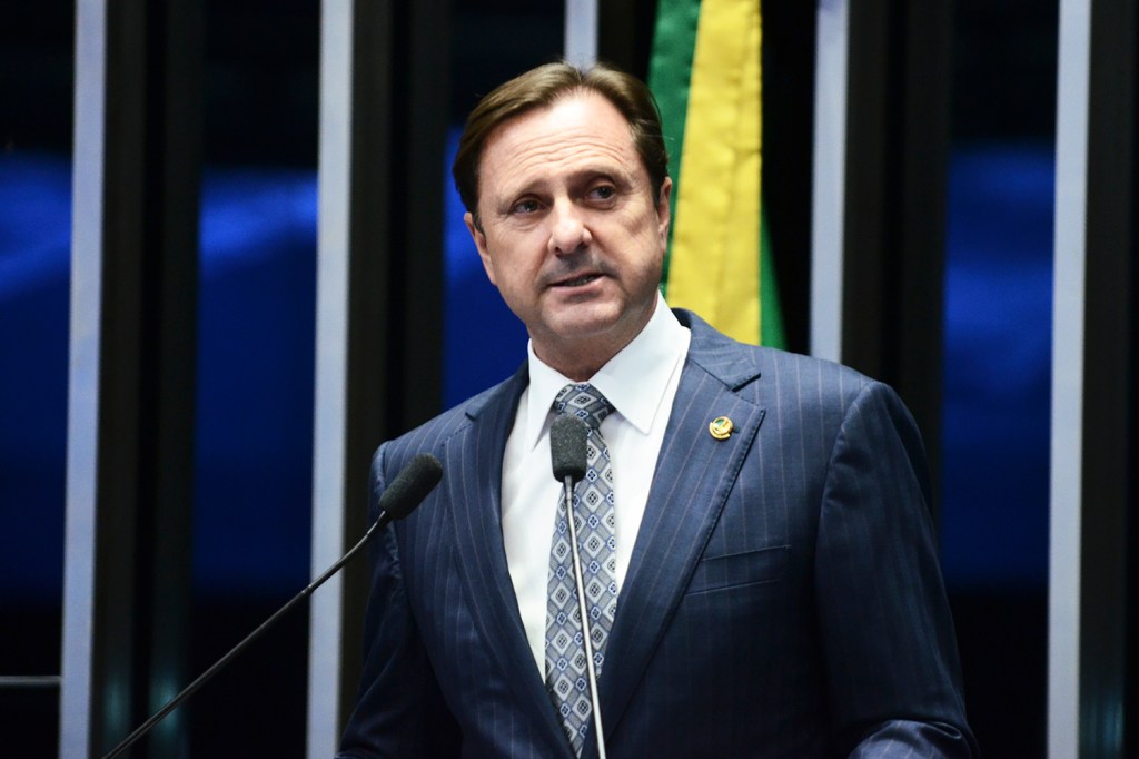 O senador Acir Gurgacz (PDT-RO), discursa no plenário do Senado Federal, em Brasília (DF) - 23/08/2017