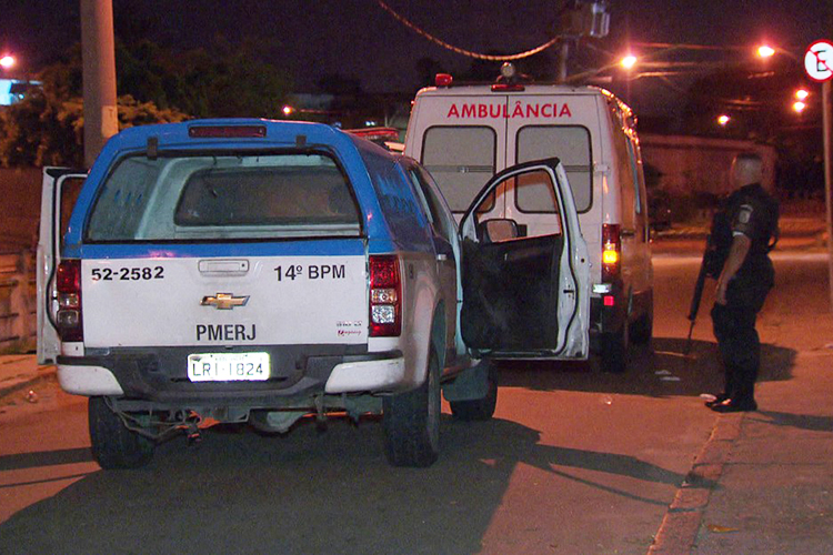 Homem é executado dentro de ambulância na zona oeste do Rio de Janeiro - 04/02/2018