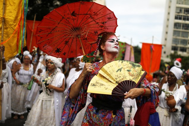 Bloco Cordão do Boitatá anima foliões no Rio de Janeiro (RJ), durante o pré-Carnaval carioca - 04/02/2018