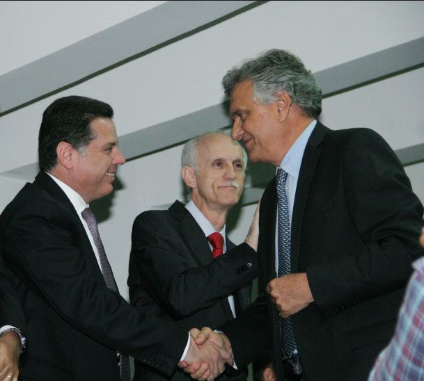 Sócrates, Osmar Santos e Casagrande durante comício da campanha das Diretas Já, 1984