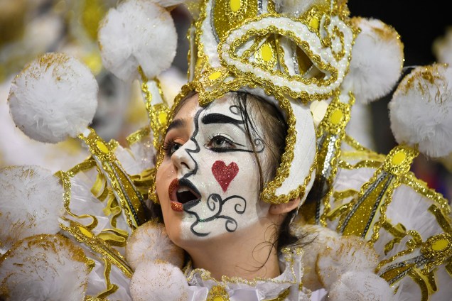 Com o enredo sobre sobre caminhoneiros, a Rosas de Ouro é a penúltima escola a desfilar no primeiro dia do Carnaval de São Paulo