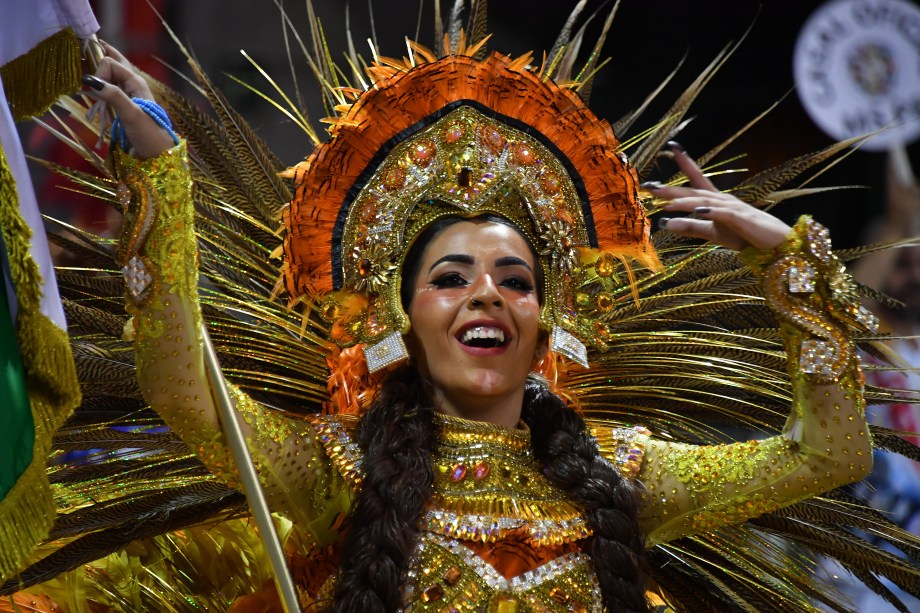 This is beautiful  Trajes de carnaval, Traje de samba, Carnaval