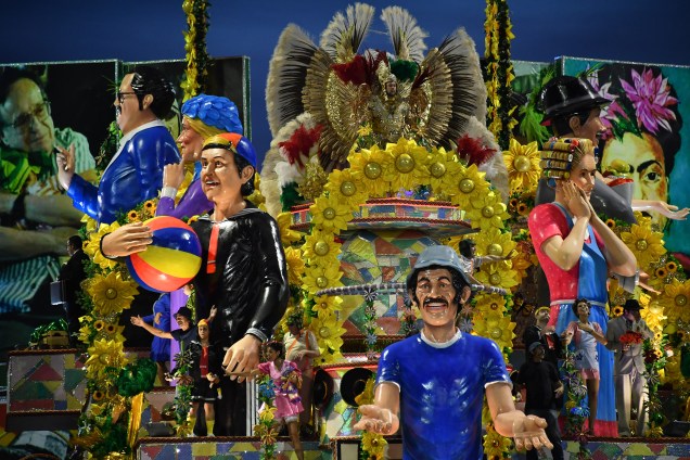 Carro alegórico da escola de samba Unidos de Vila Maria durante o desfile de carnaval em São Paulo, no Sambódromo do Anhembi - 11/02/2018