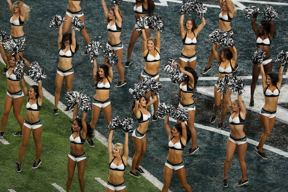 'Cheerleaders' animam a torcida na 52ª edição do Super Bowl