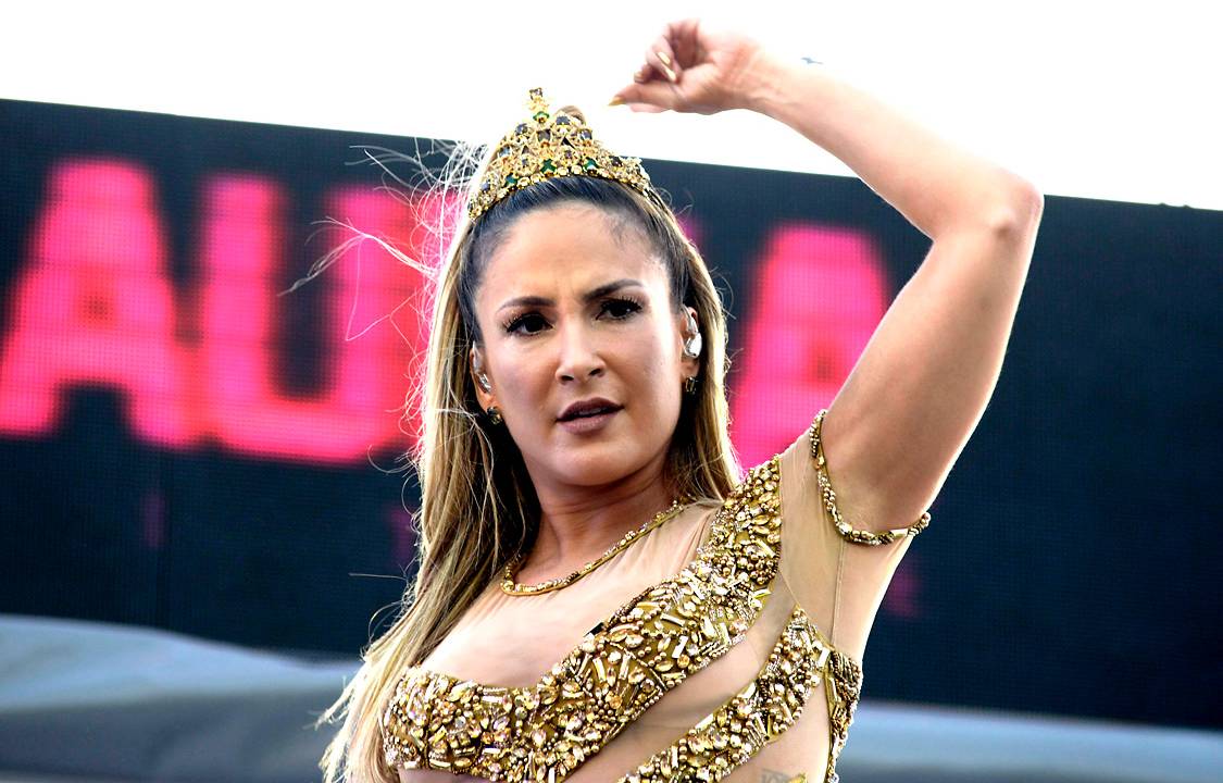 Cláudia Leitte abre oficialmente o Carnaval de Salvador no Circuito Barra-Ondina