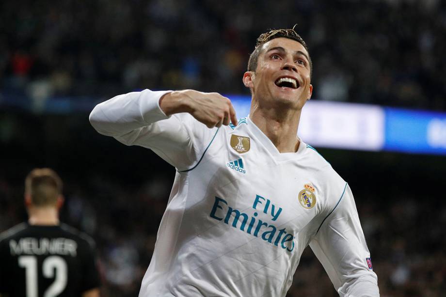 Cristiano Ronaldo comemora após marcar o segundo gol do Real Madrid contra o PSG