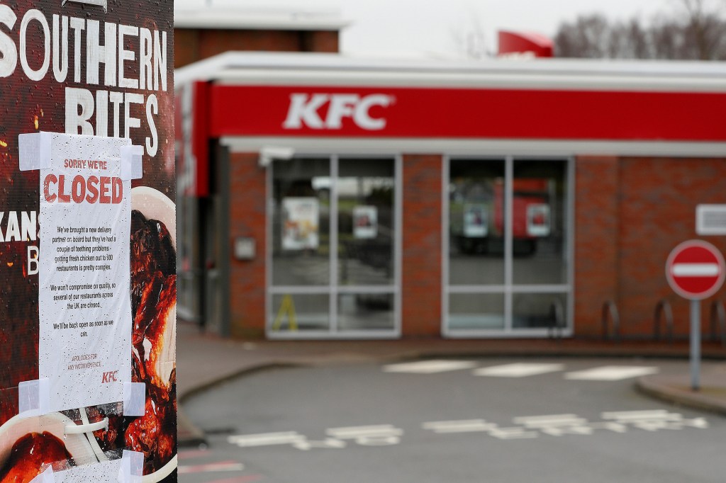 Loja do KFC fechada em Coalville, na Inglaterra