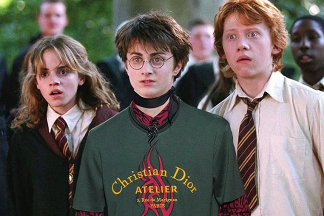 Cena da franquia 'Harry Potter', com looks de moda da Dior