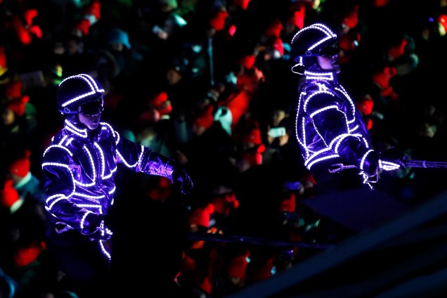 Artistas realizam performance durante a cerimônia de encerramento dos Jogos Olímpicos de Inverno, em Pyeongchang, na Coreia do Sul - 25/02/2018