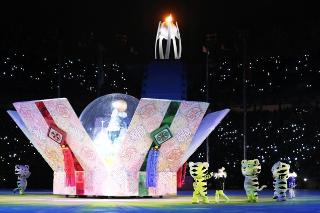 Mascotes dos próximos Jogos Olímpicos de Inverno, que serão realizados em Pequim no ano de 2022, são vistos durante a cerimônia de encerramento em Pyeongchang, na Coreia do Sul - 25/02/2018