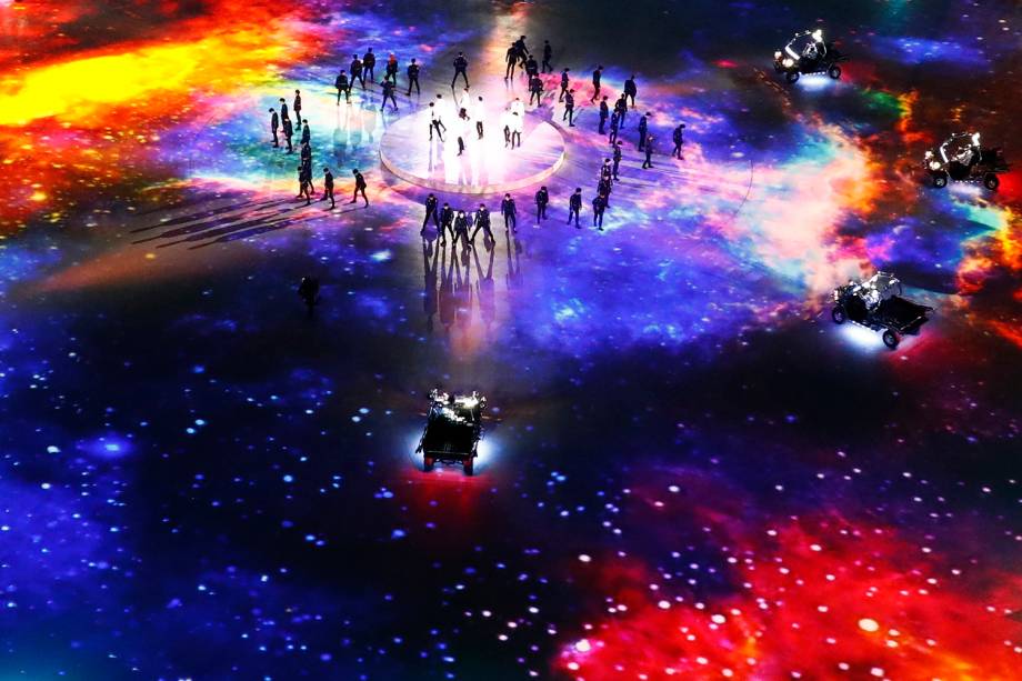 Artistas realizam performance durante a cerimônia de encerramento dos Jogos Olímpicos de Inverno, em Pyeongchang, na Coreia do Sul - 25/02/2018