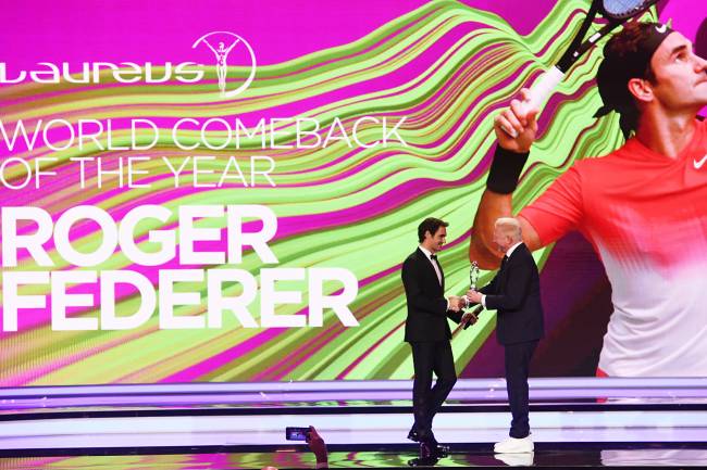 O tenista suíço Roger Federer vence a categoria 'Retorno do ano', no Prêmio Laureus, realizado em Mônaco - 27/02/2018
