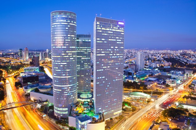 Vista das torres Azrieli na cidade de Tel-Aviv, em Israel
