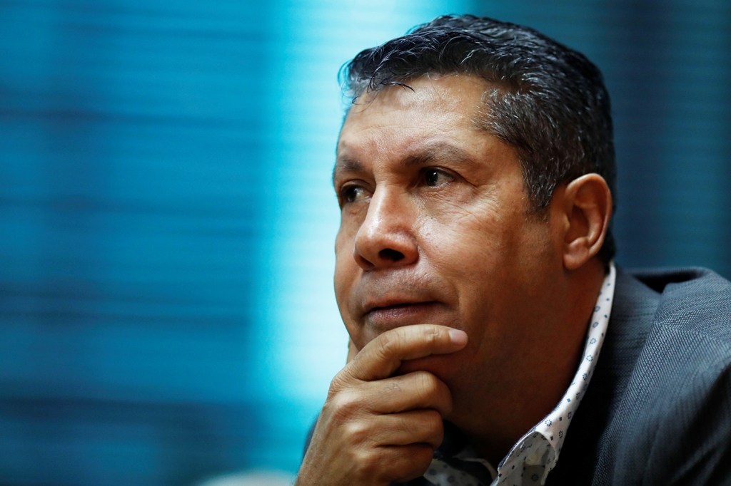 O líder da oposição venezuelana, Henri Falcón, durante encontro com jornalistas em Caracas - 20/02/2018