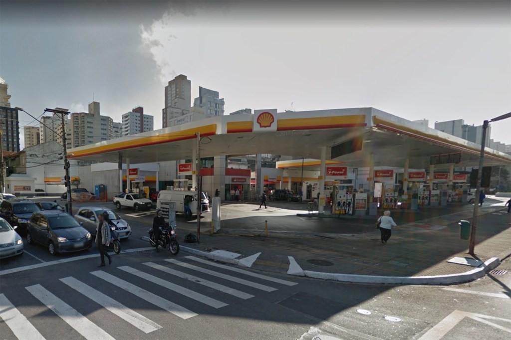 Posto de gasolina na Avenida Rebouças