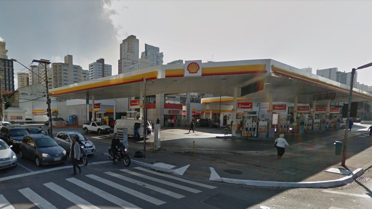 Posto de gasolina na Avenida Rebouças