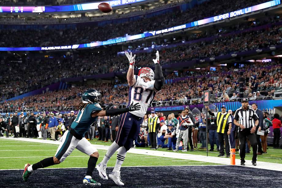 Rob Gronkowski, do New England Patriots, em recepção para 'touchdown'