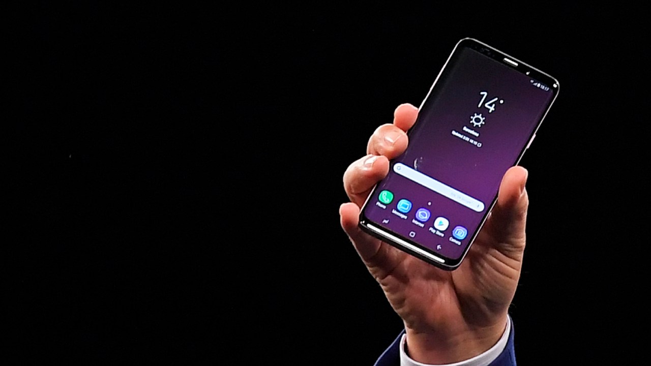 O presidente do setor de comunicação móvel da Samsung, DJ Koh, apresenta o Samsung Galaxy S9, durante evento em Barcelona - 25/02/2018