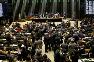 Plenário da Câmara dos Deputados durante sessão para votação da intervenção federal na segurança pública do Rio de Janeiro, em Brasília