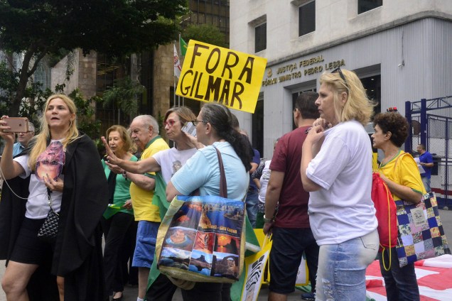 Manifestantes protestam a favor da prisão do ex-presidente Lula, que tem recurso de habeas corpus julgado pelo STF em Brasília, na tarde desta quinta. O ato acontece na região da avenida Paulista, na região central de São Paulo - 22/03/2018