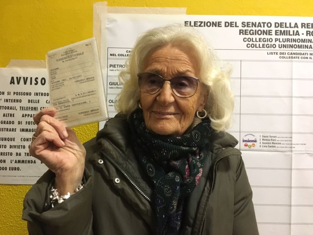 Aos 81 anos, Ana Biagi se orgulha de nunca ter deixado de votar - sempre na direita