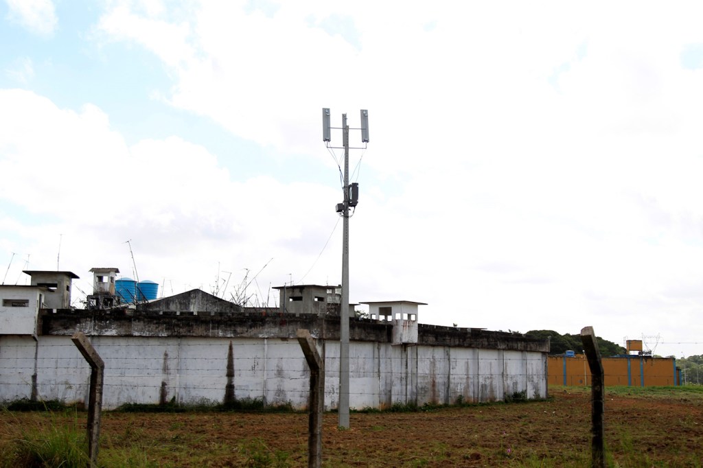 Bloqueador de celular é visto no Complexo Penitenciário de Santa Izabel do Pará - 20/09/2017