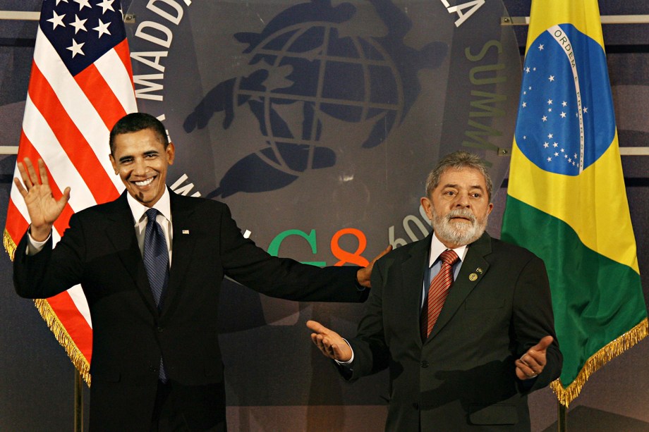 Lula em encontro com o presidente dos Estados Unidos, Barack Obama, antes de uma reunião, em 2009. 