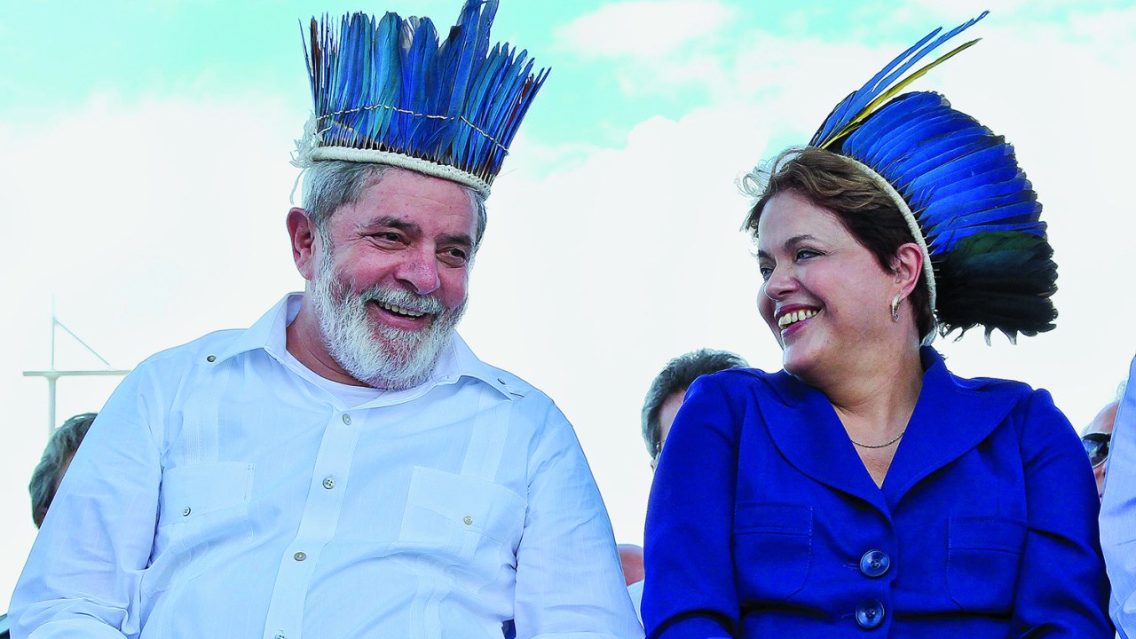 Dilma Rousseff e Lula participando da cerimônia de inauguração da ponte sobre o Rio Negro - 24/10/2011