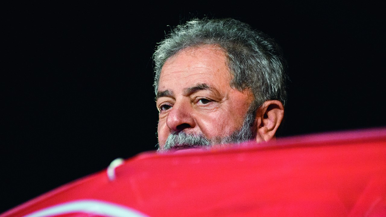 O ex-presidente Luiz Inácio Lula da Silva participa de ato contra o impeachment em frente ao Sindicato dos Metalúrgicos do ABC - 04/04/2016