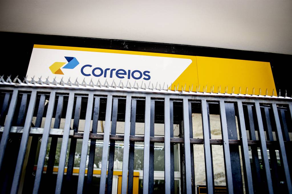 Correios: parte dos sindicatos suspende greve após decisão do TST