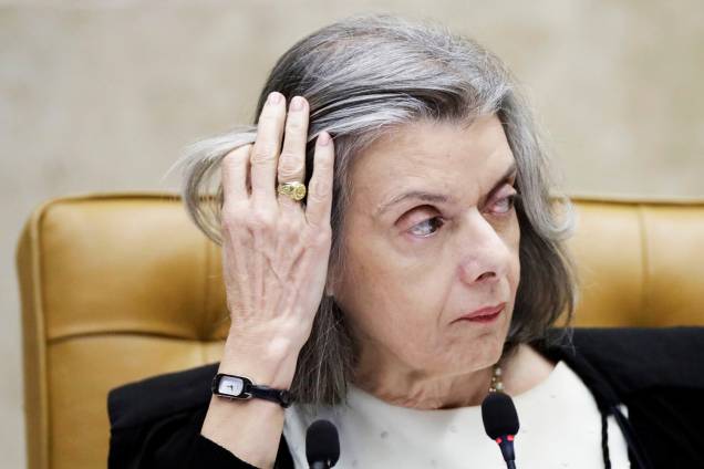 A presidente do STF, ministra Cármen Lúcia, durante sessão que julga o habeas corpus preventivo do ex-presidente Lula - 22/03/2018 A presidente do STF, ministra Cármen Lúcia, durante sessão que julga o habeas corpus preventivo do ex-presidente Lula - 22/03/2018