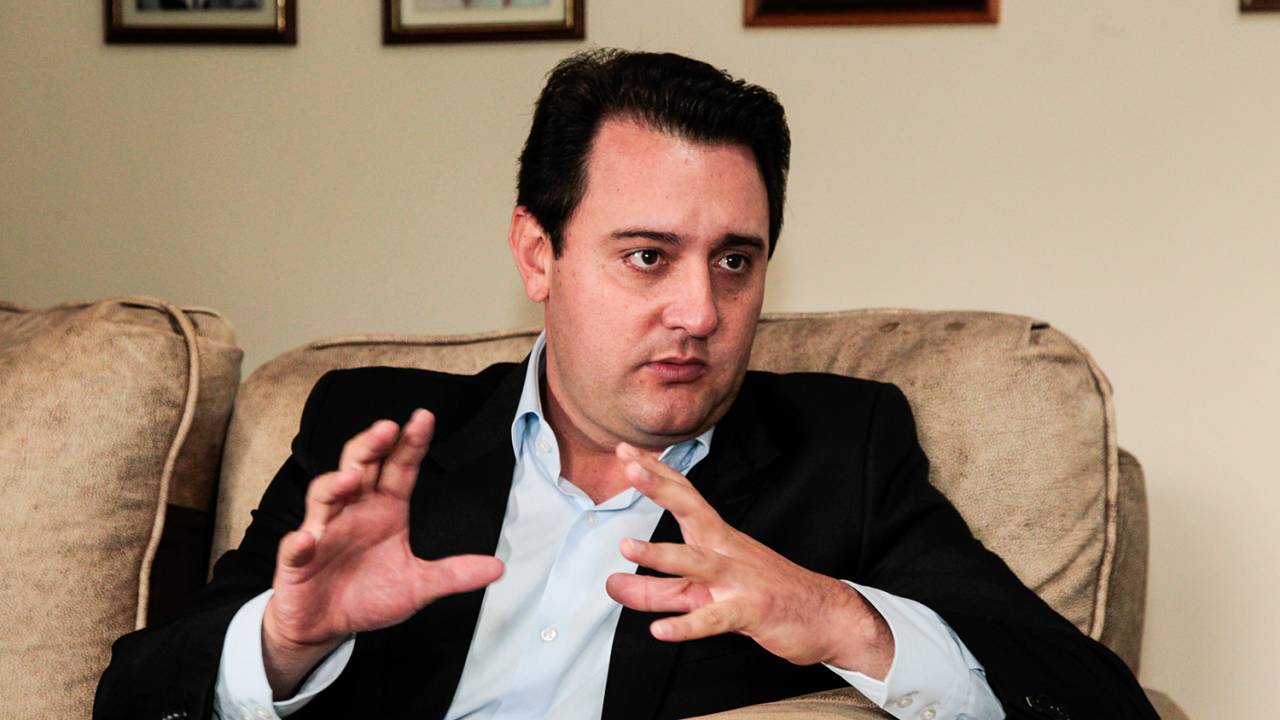 O deputado estadual e empresário Ratinho Jr. fala sobre sua candidatura ao governo do Estado do Paraná - 20/02/2018