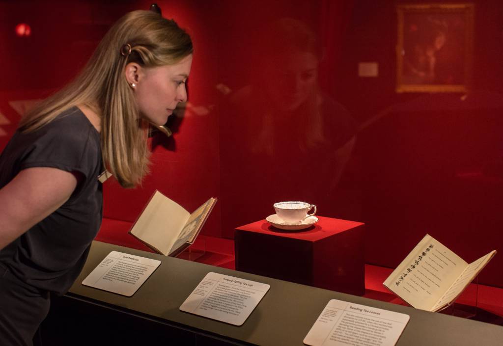 Check out the Divination room in 360-degree tour. –2