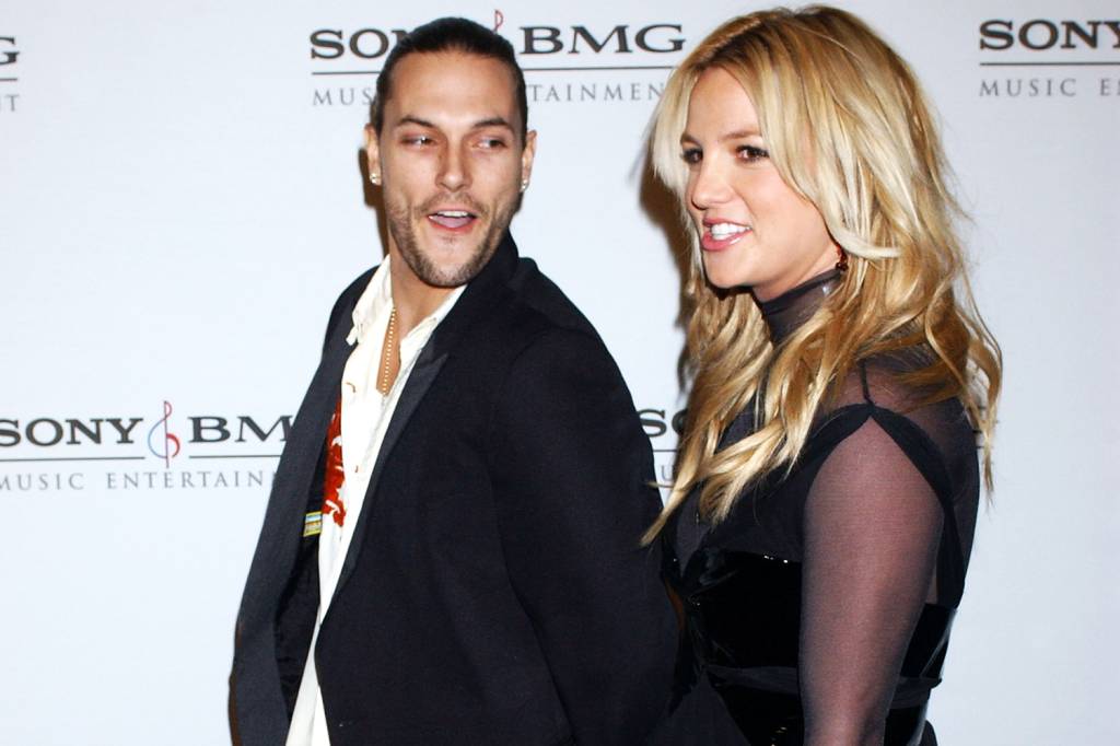 Britney Spears segurava faca enquanto filhos dormiam, diz ex em livro